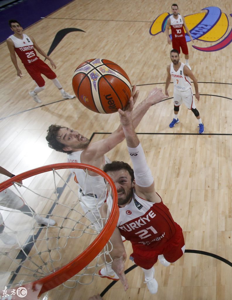 关于西班牙男篮力克土耳其男篮,布拉德利爆发神勇的信息 关于西班牙男篮力克土耳其男篮,布拉德利爆发神勇的信息