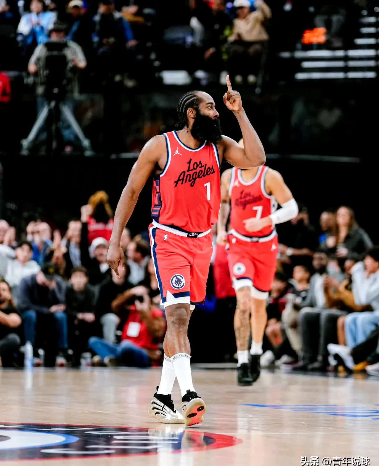 快船逆转篮网，客场保持不败