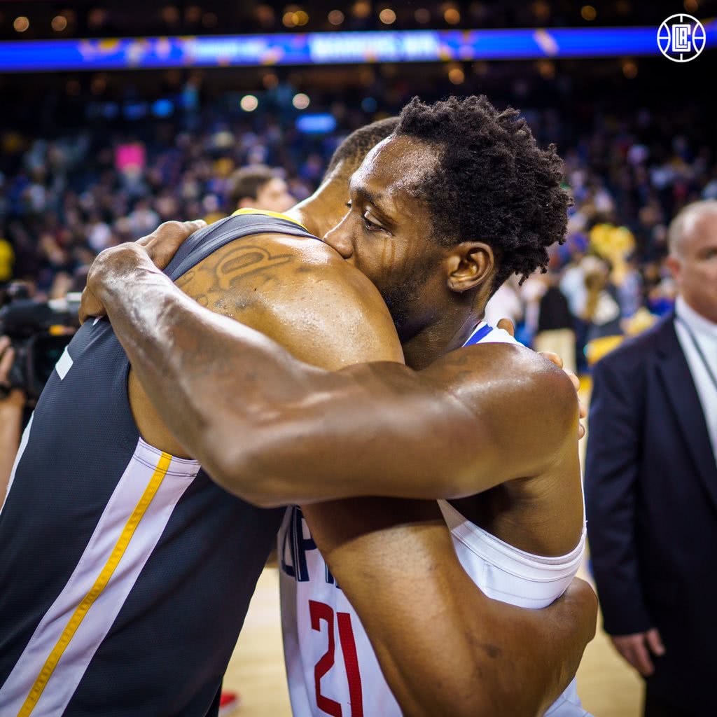 开云体育官网-快船横扫老鹰,雷纳德打出全场34分