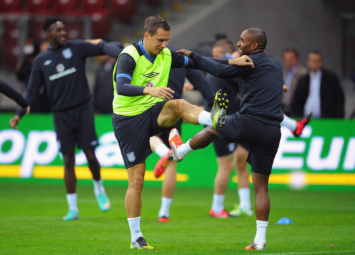 丹麦险胜波兰，门迪统治全场