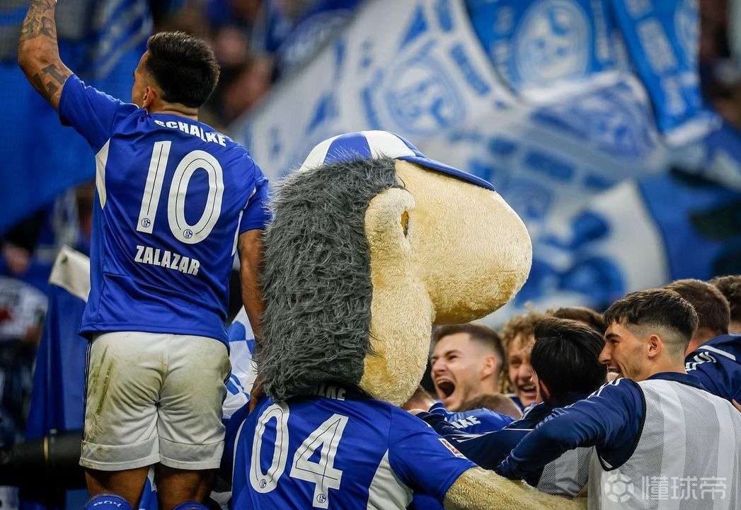 沙尔克04球队备战保级，力争胜利