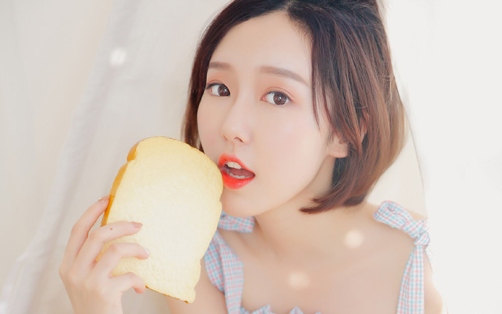 阿什拉夫关键回合不手软，勒沃库森友谊赛力克伊拉克，英雄时刻定格绿茵